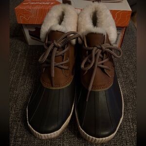 NEW IN BOX JSport Women's Winter Duck Boots